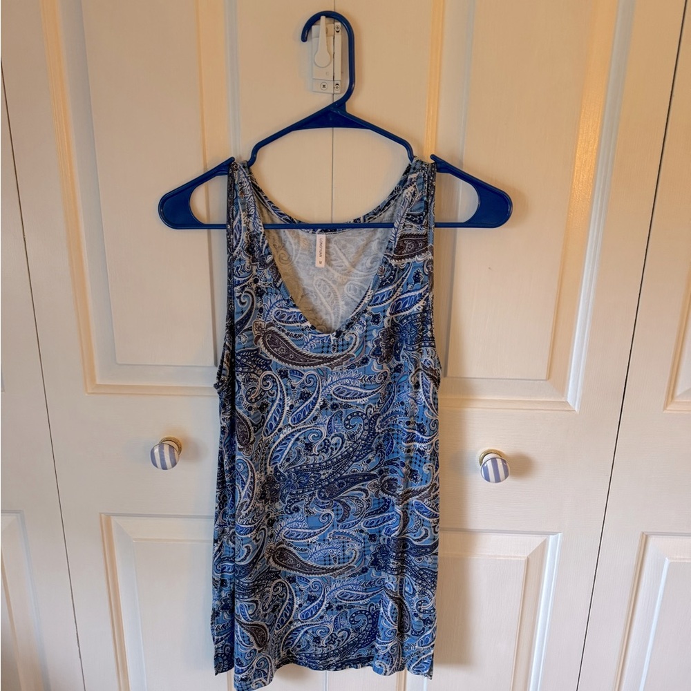 Sleeveless Blue Paisley Patterned Tunic NWOT Size Medium Stretchy 95%Rayon